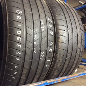 Шины Bridgestone 235/45/18