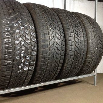 Шини GoodYear 235/55/19