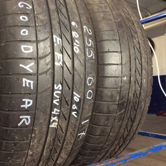 Шини GoodYear 255/60/17
