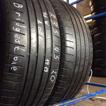 Шины Bridgestone 235/45/20